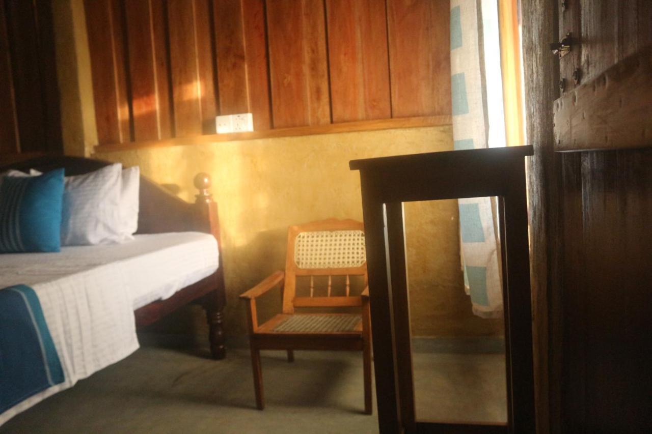 Hotel Beach Rip Rap Cabana And Guest Galle Esterno foto