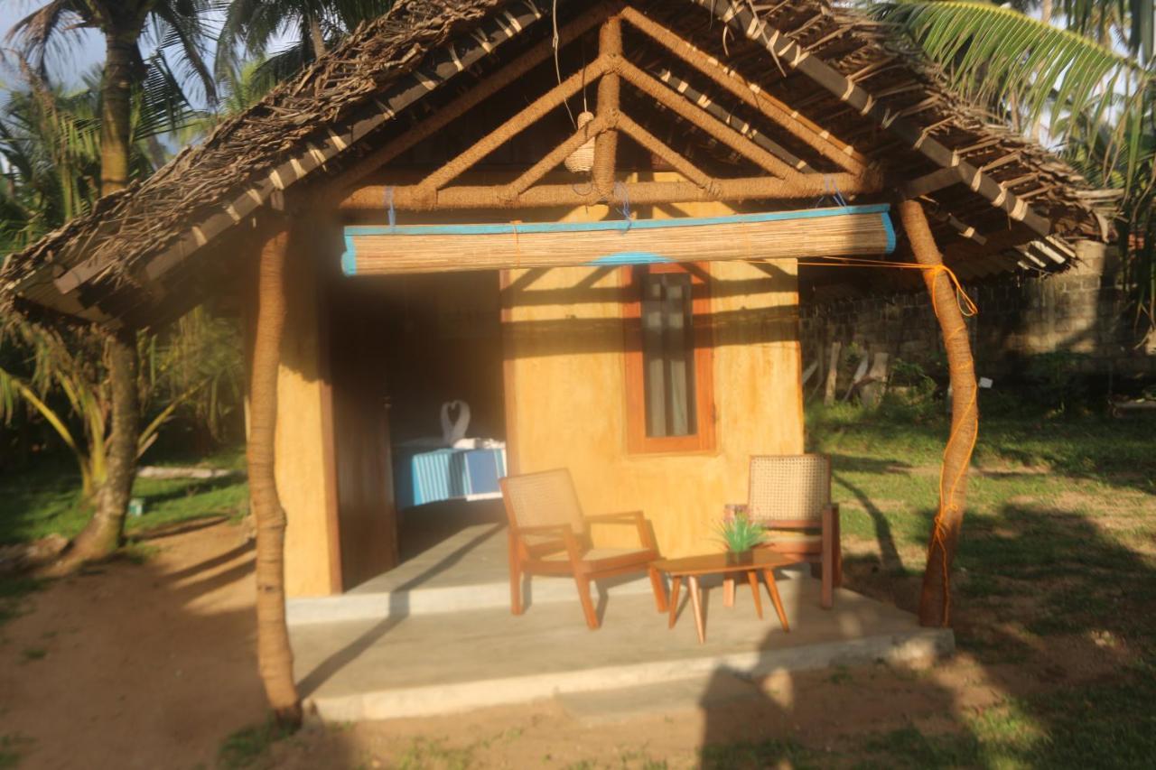 Hotel Beach Rip Rap Cabana And Guest Galle Esterno foto