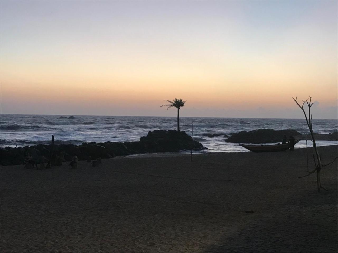 Hotel Beach Rip Rap Cabana And Guest Galle Esterno foto